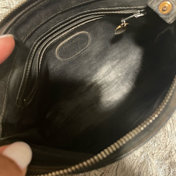 Vintage Chanel cosmetic pouch - Picture 7 of 11